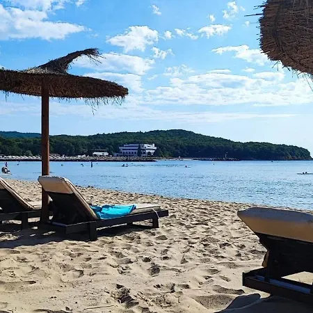 Guest house Family California Primorsko